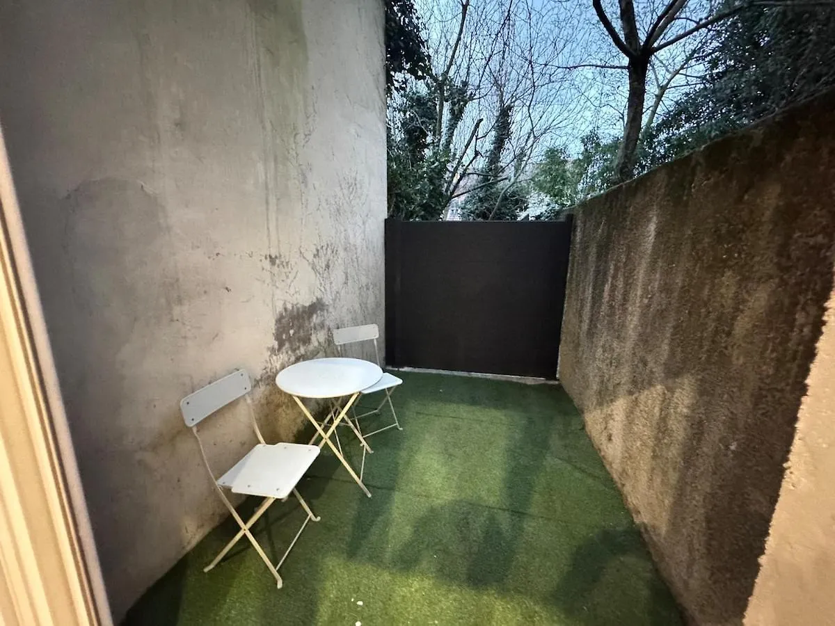 Cosy Air-Conditioned Studio Terrace Λυών